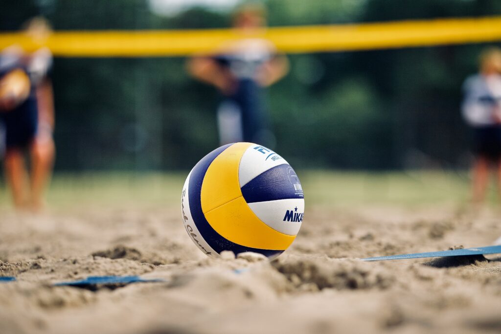 Beachvolleyball Ball. Bild von Miguel Teirlinck